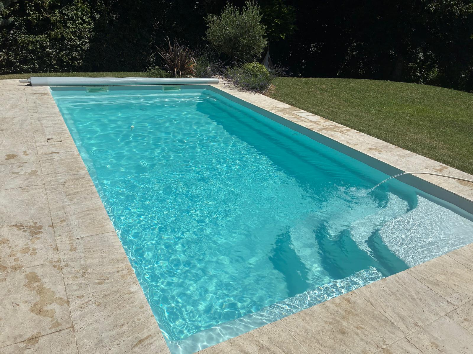 Piscine après intervention — eau cristalline